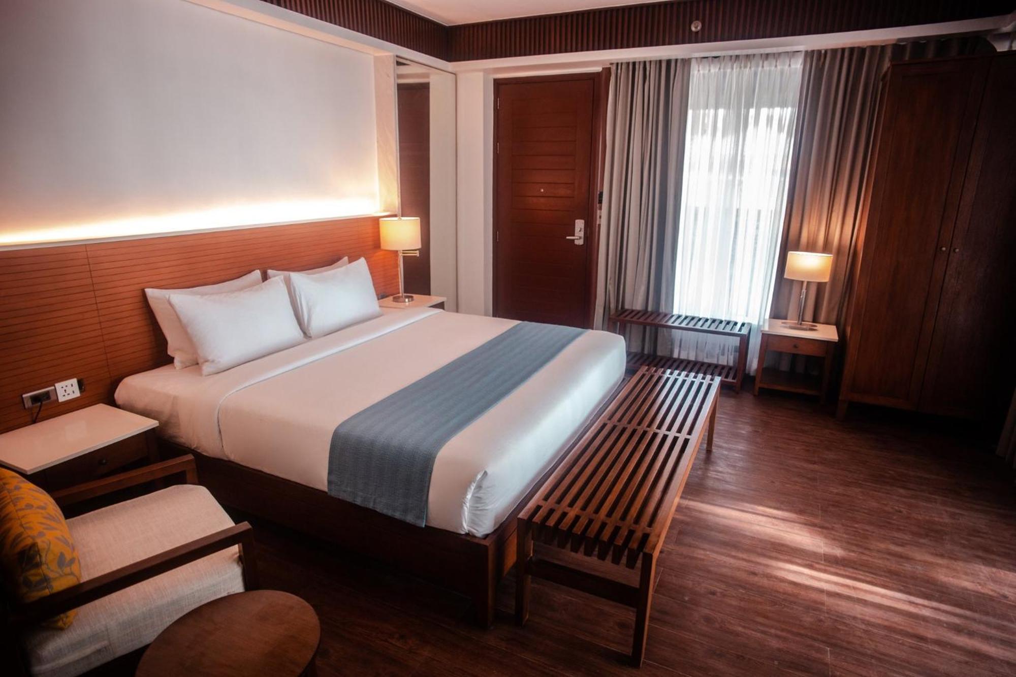 Mandarin White Sand Boracay Manoc-Manoc Rum bild