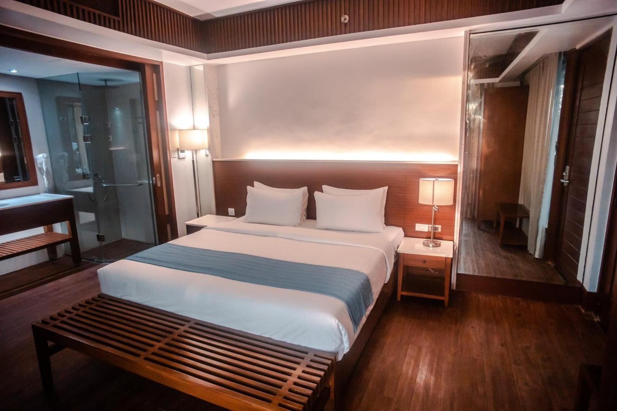 Mandarin White Sand Boracay Manoc-Manoc Rum bild